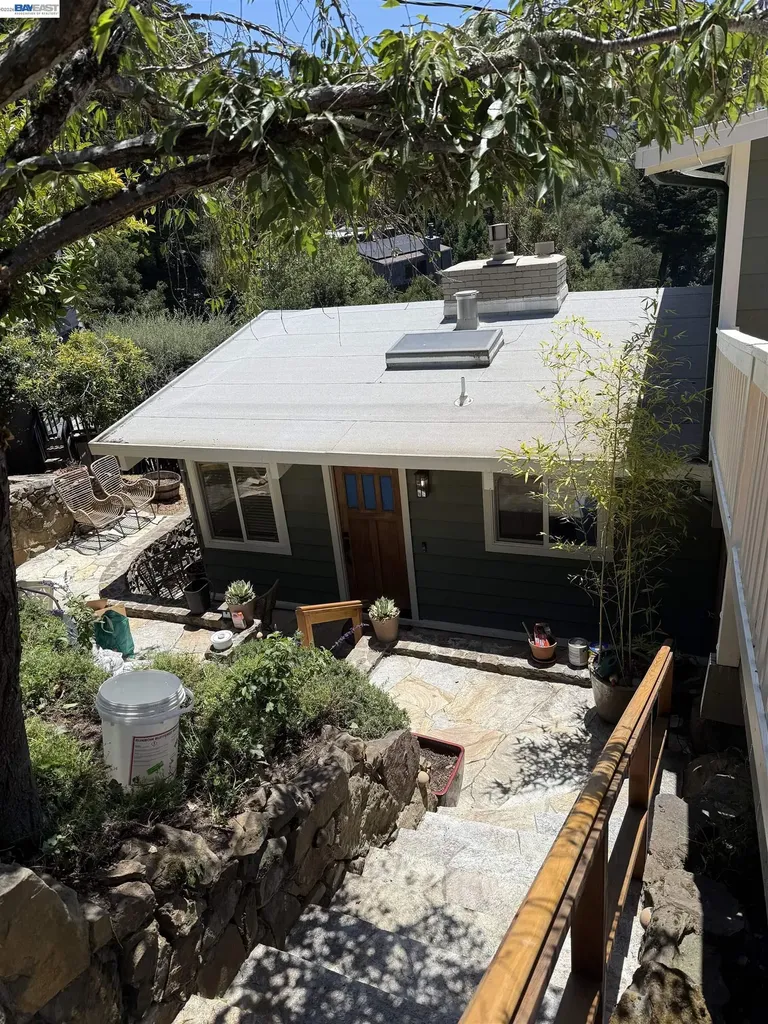 2245 Pelham Place Oakland CA 94611