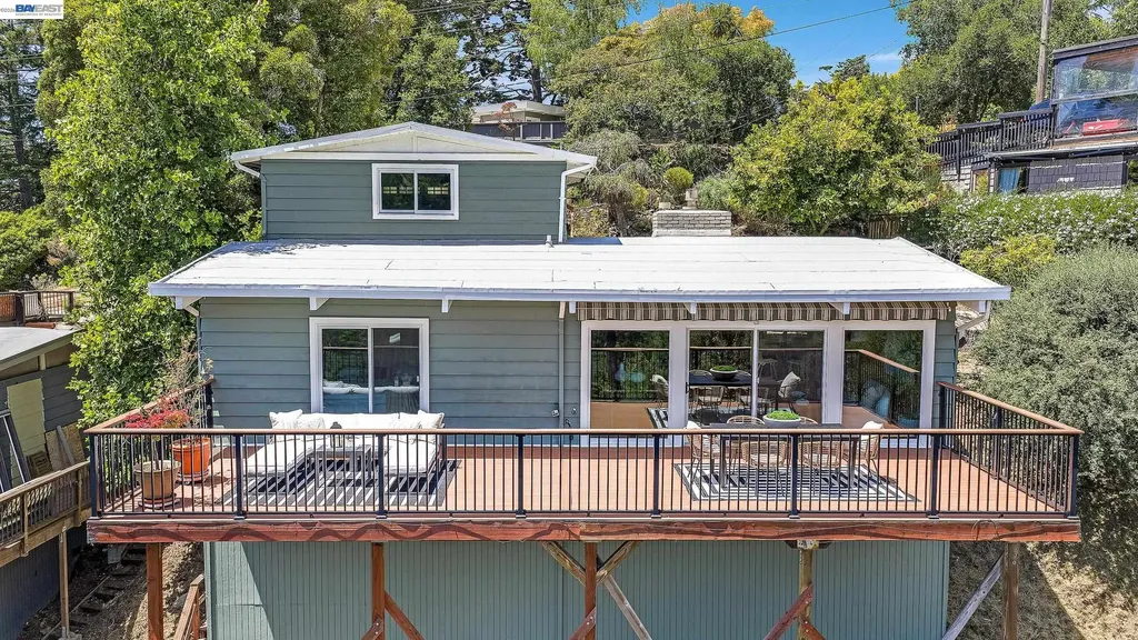2245 Pelham Place Oakland CA 94611