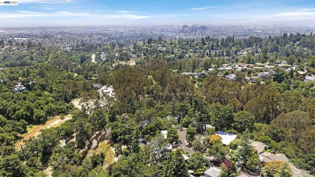 2245 Pelham Place Oakland CA 94611