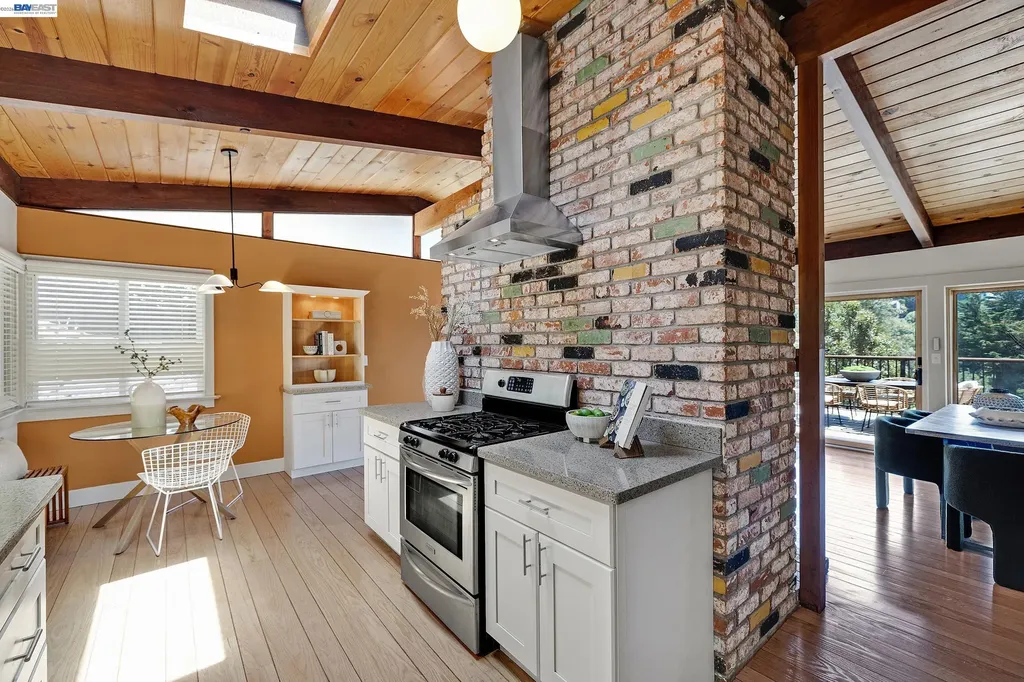 2245 Pelham Place Oakland CA 94611