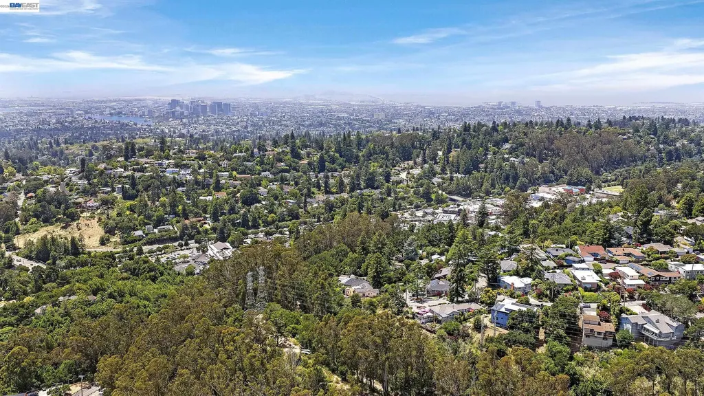 2245 Pelham Place Oakland CA 94611