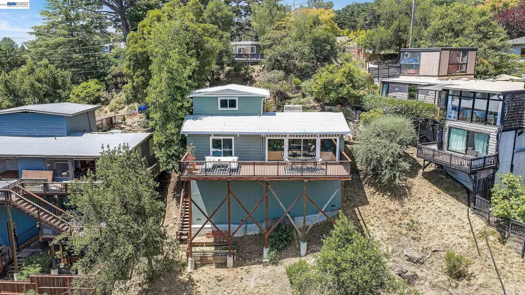 2245 Pelham Place Oakland CA 94611