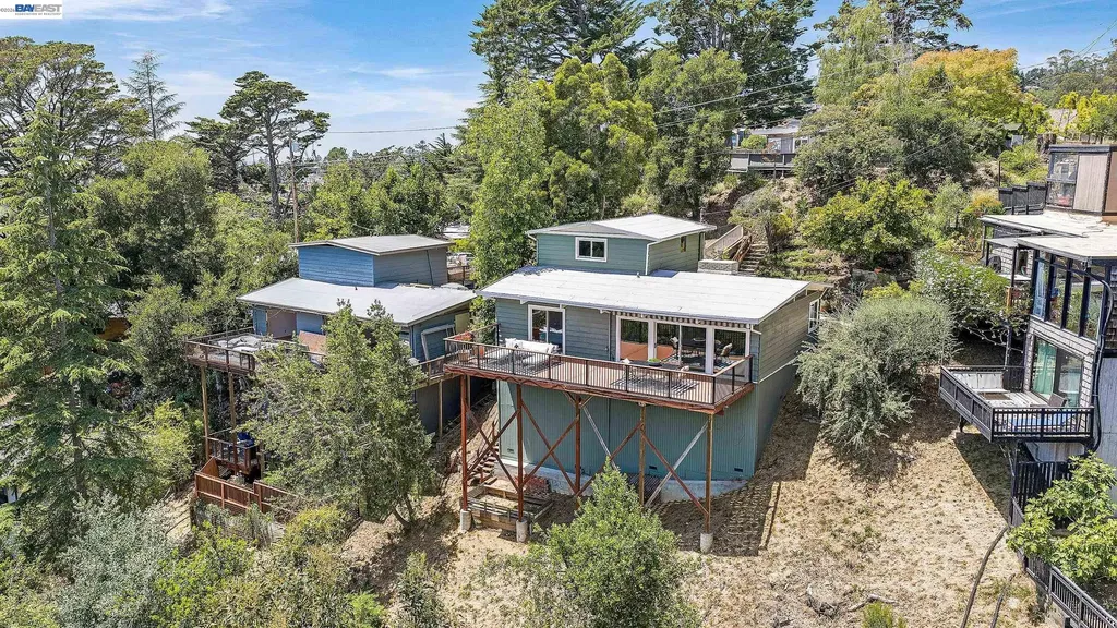 2245 Pelham Place Oakland CA 94611