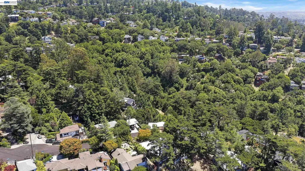 2245 Pelham Place Oakland CA 94611