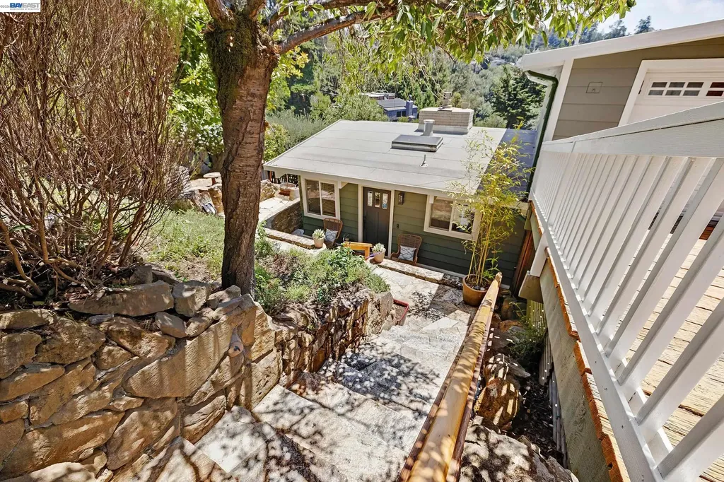 2245 Pelham Place Oakland CA 94611