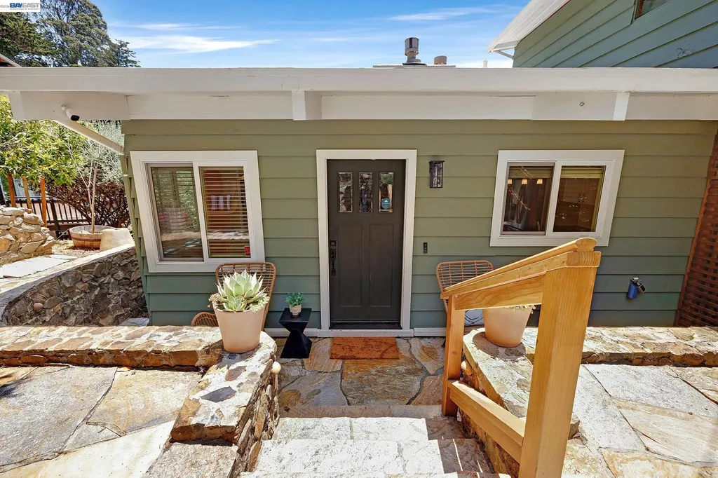 2245 Pelham Place Oakland CA 94611