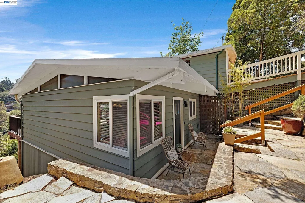 2245 Pelham Place Oakland CA 94611