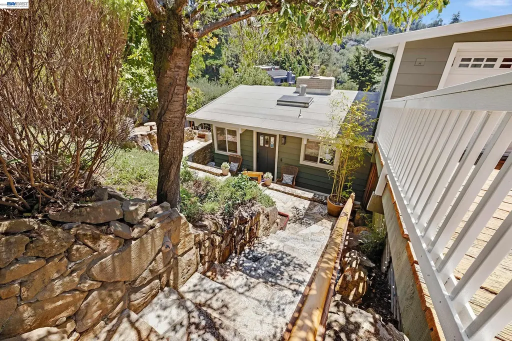 2245 Pelham Place Oakland CA 94611