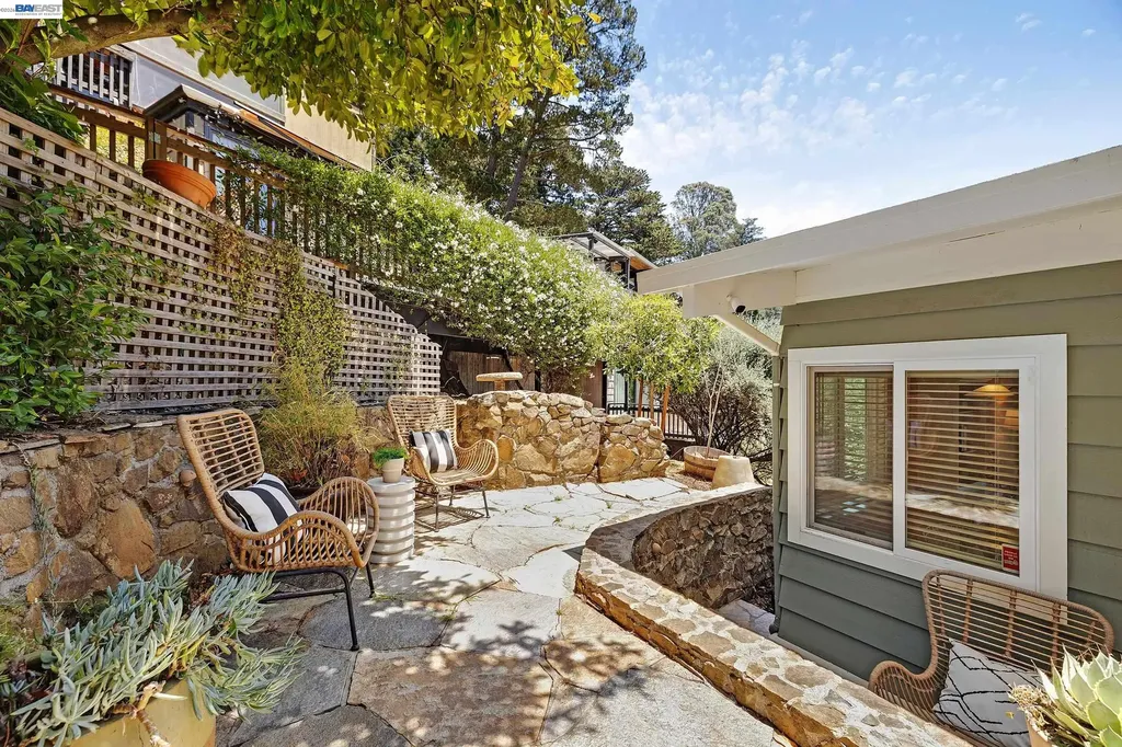 2245 Pelham Place Oakland CA 94611