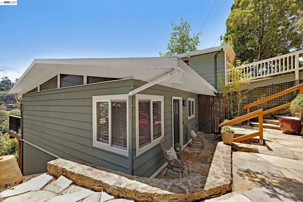 2245 Pelham Place Oakland CA 94611