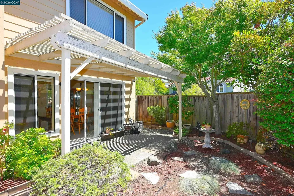 6670 Edgewood Way Castro Valley CA 94552
