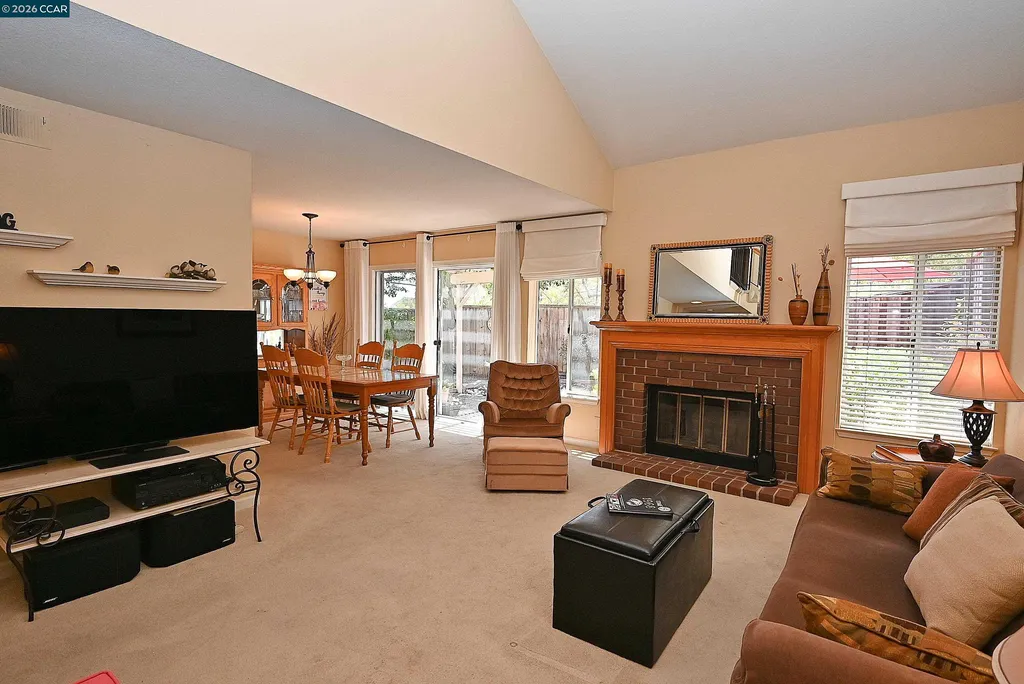 6670 Edgewood Way Castro Valley CA 94552