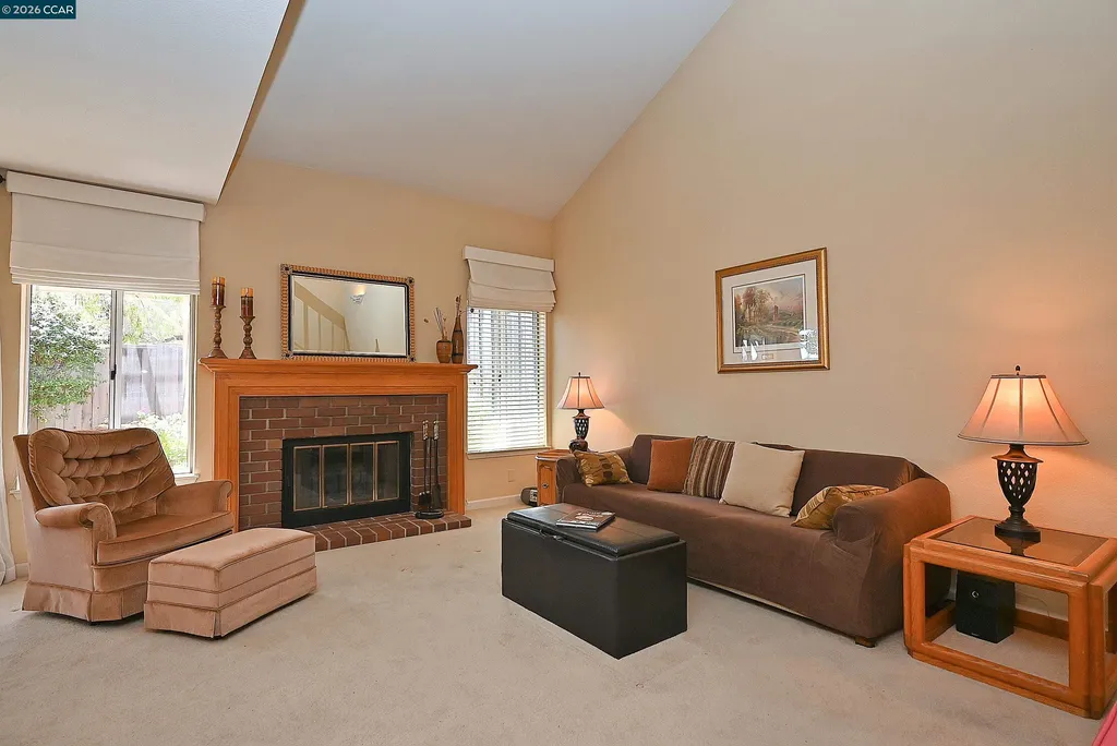 6670 Edgewood Way Castro Valley CA 94552
