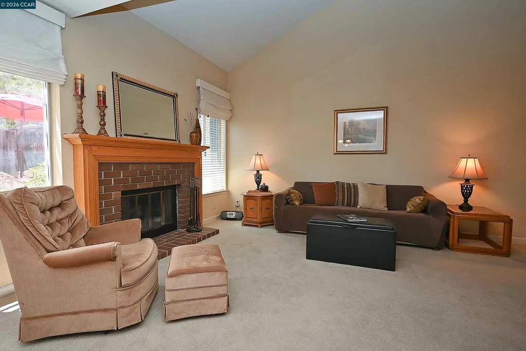 6670 Edgewood Way Castro Valley CA 94552