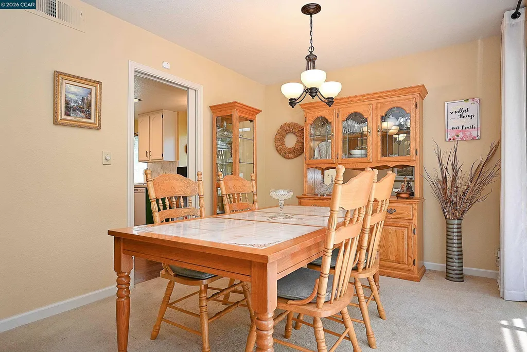 6670 Edgewood Way Castro Valley CA 94552