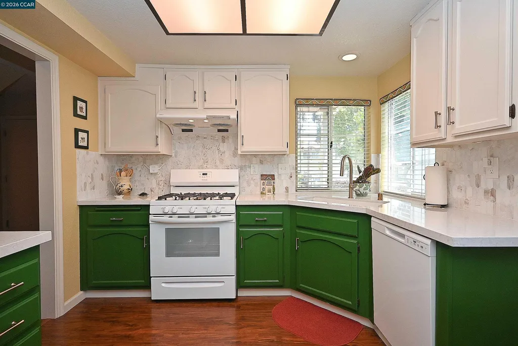 6670 Edgewood Way Castro Valley CA 94552