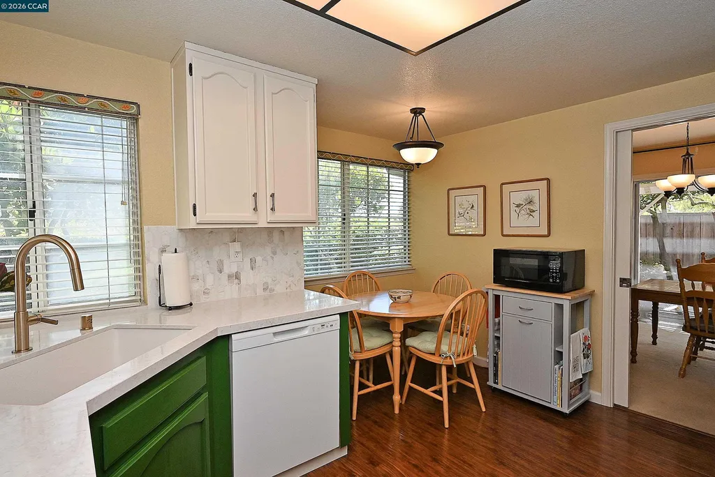 6670 Edgewood Way Castro Valley CA 94552