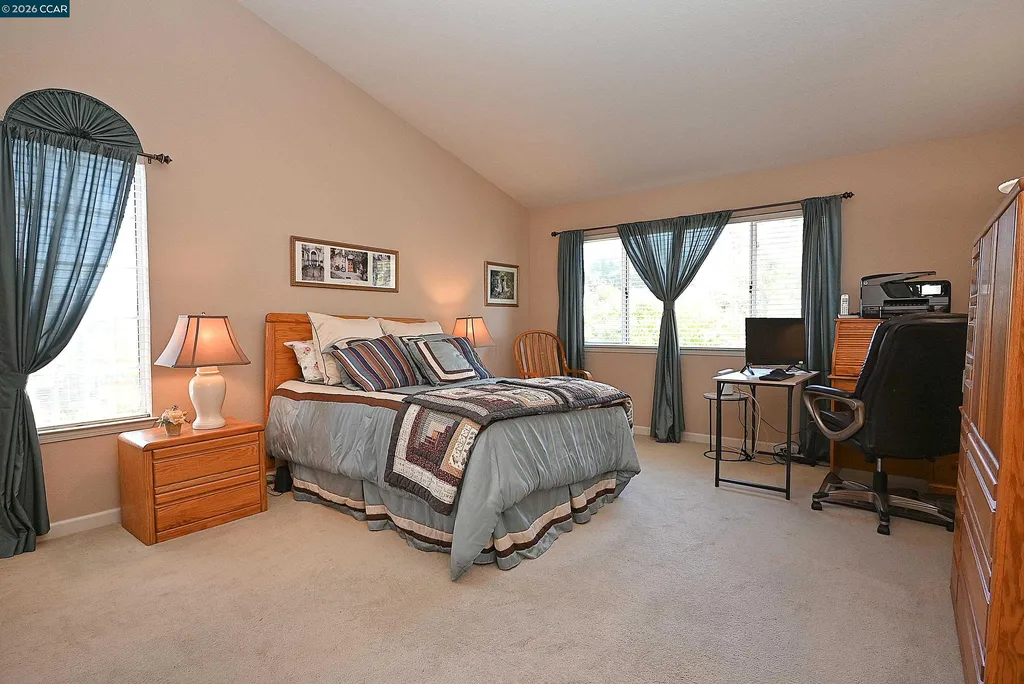 6670 Edgewood Way Castro Valley CA 94552