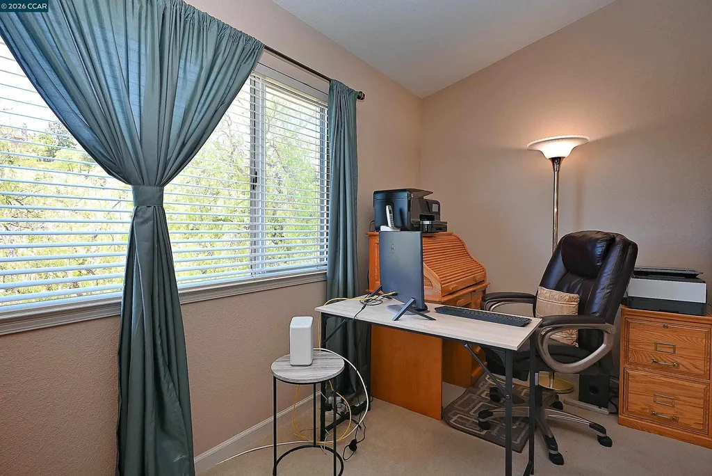 6670 Edgewood Way Castro Valley CA 94552