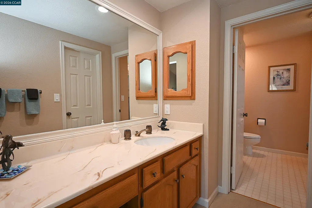 6670 Edgewood Way Castro Valley CA 94552
