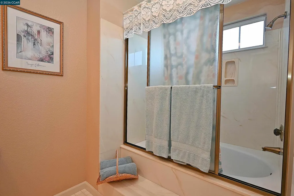 6670 Edgewood Way Castro Valley CA 94552