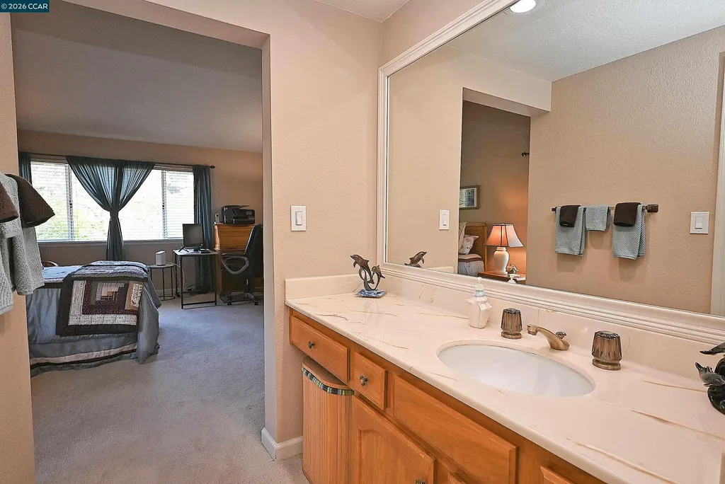 6670 Edgewood Way Castro Valley CA 94552