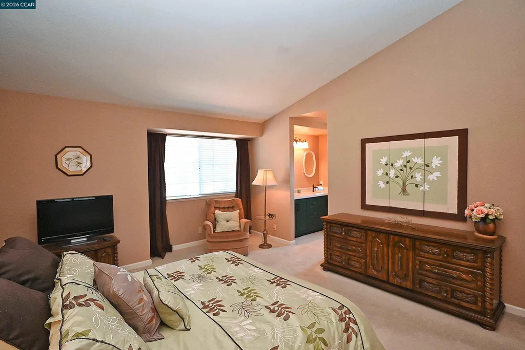 6670 Edgewood Way Castro Valley CA 94552