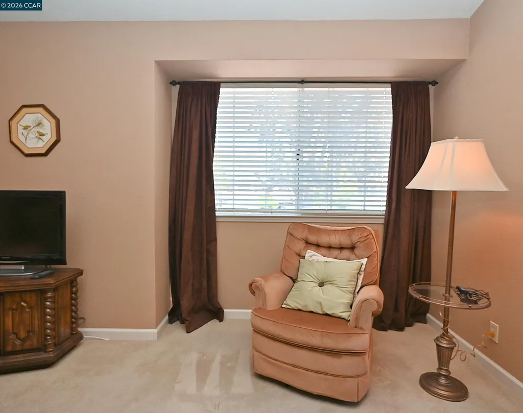 6670 Edgewood Way Castro Valley CA 94552