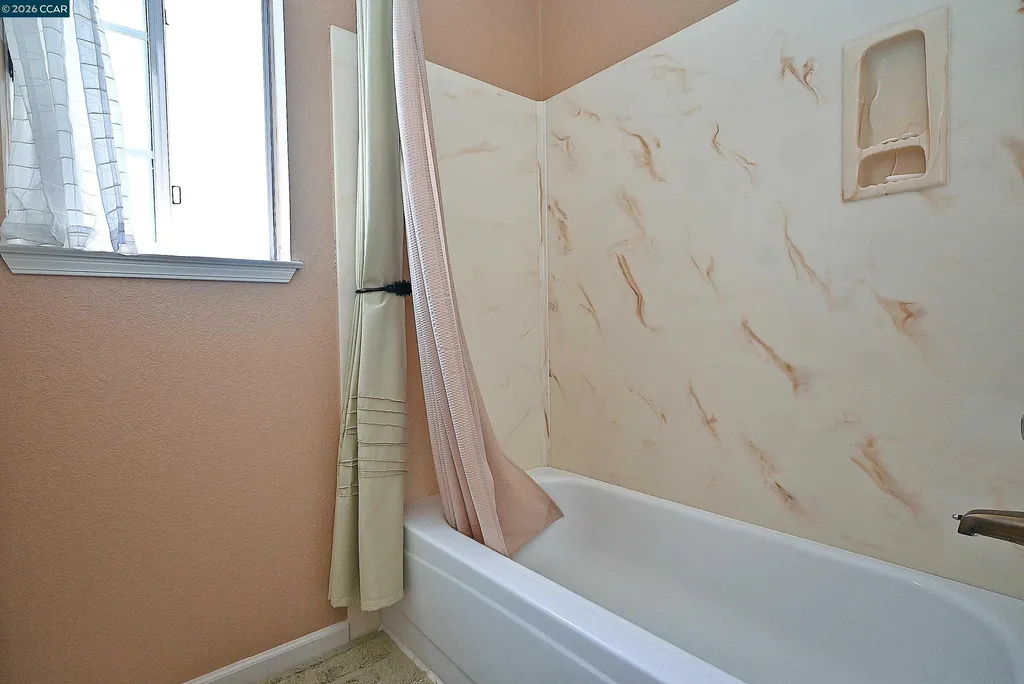 6670 Edgewood Way Castro Valley CA 94552
