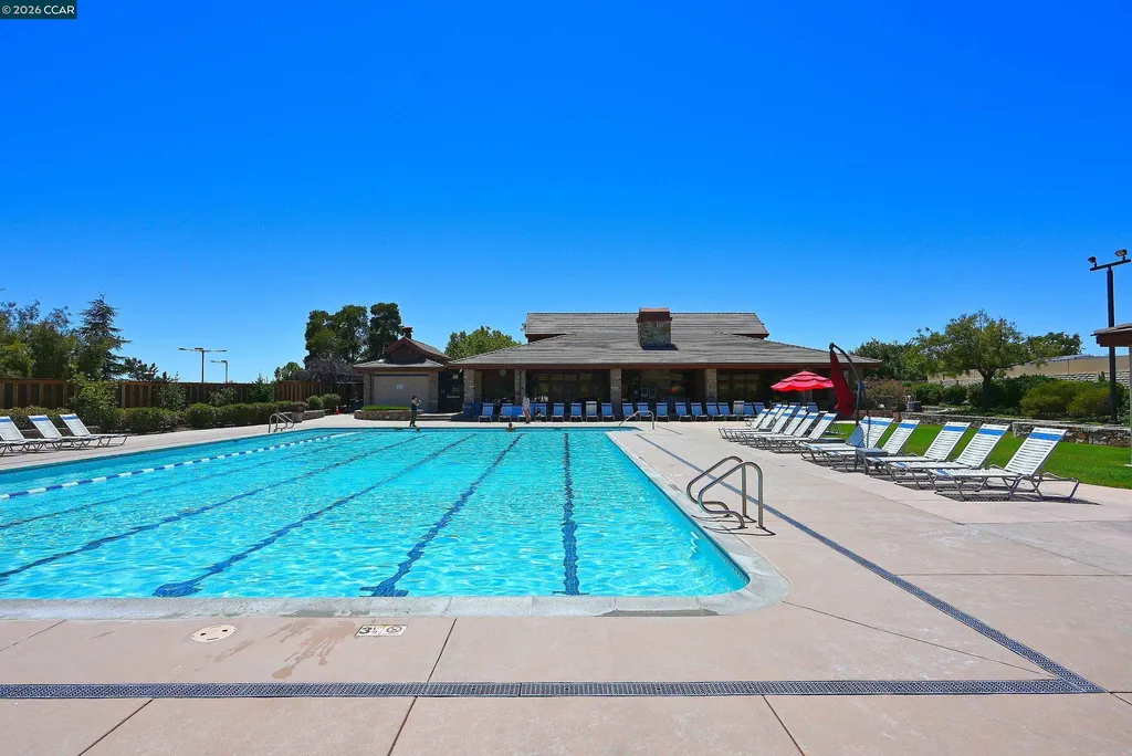 6670 Edgewood Way Castro Valley CA 94552