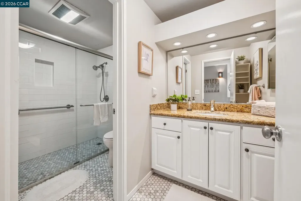 758 Kingston Avenue Oakland CA 94611