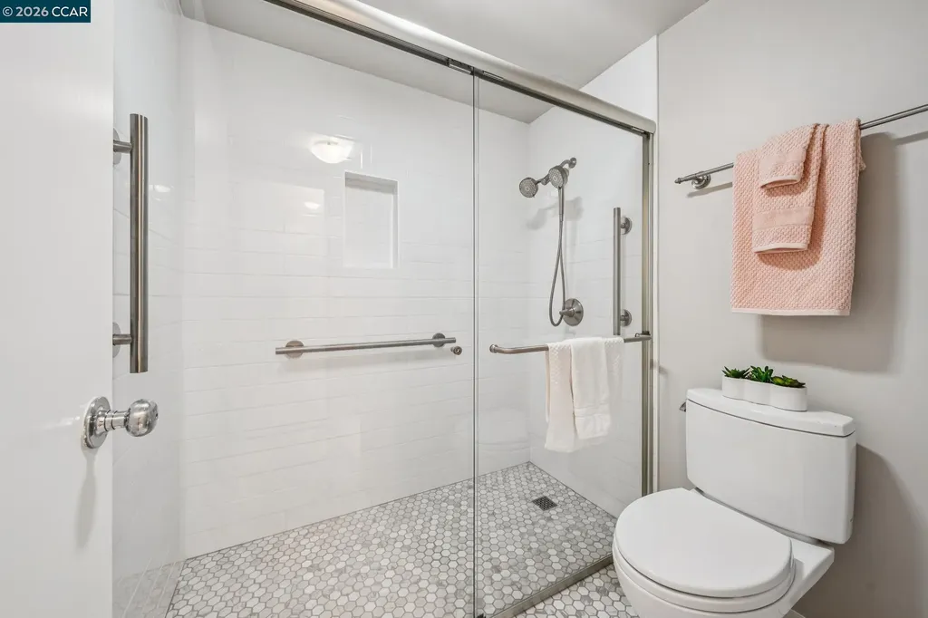 758 Kingston Avenue Oakland CA 94611