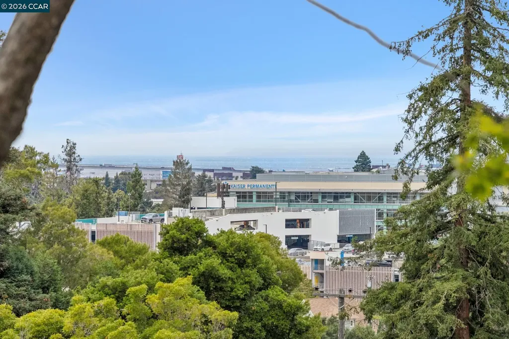 758 Kingston Avenue Oakland CA 94611
