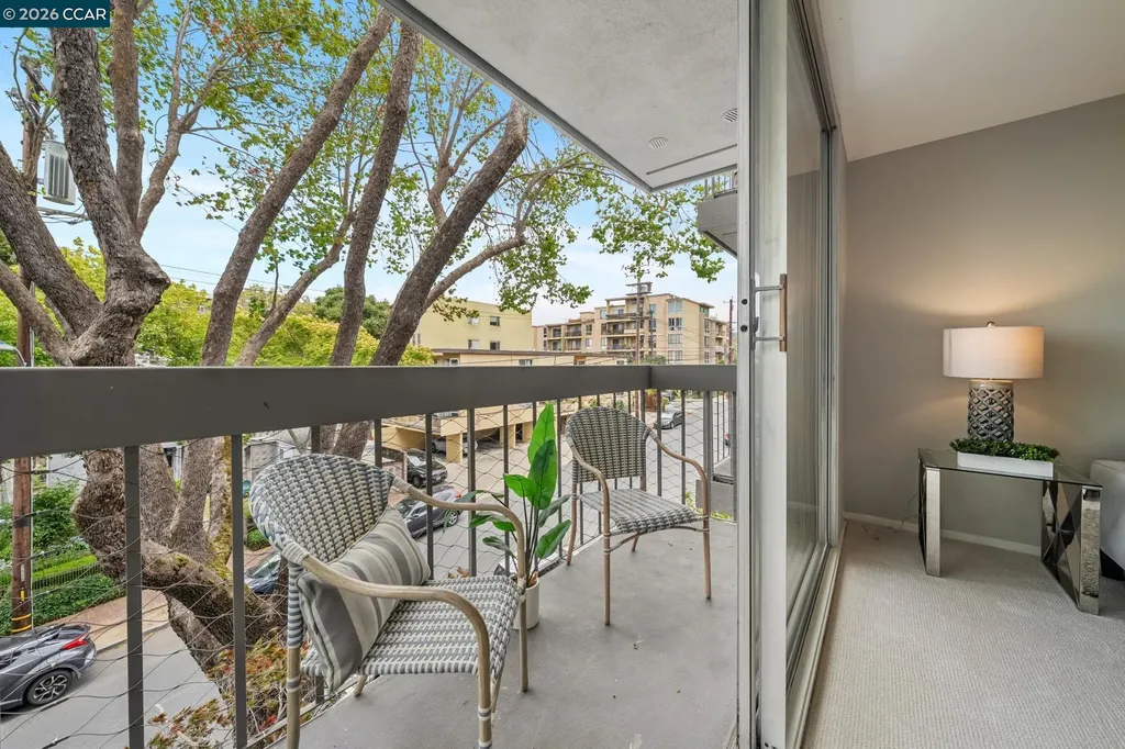 758 Kingston Avenue Oakland CA 94611