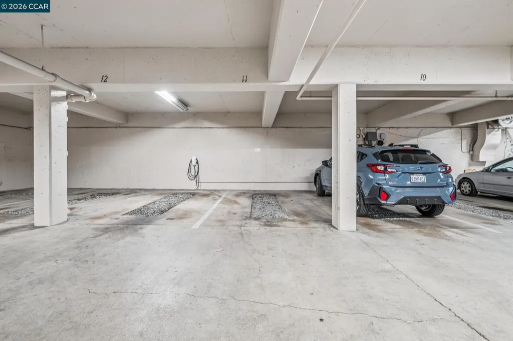 758 Kingston Avenue Oakland CA 94611