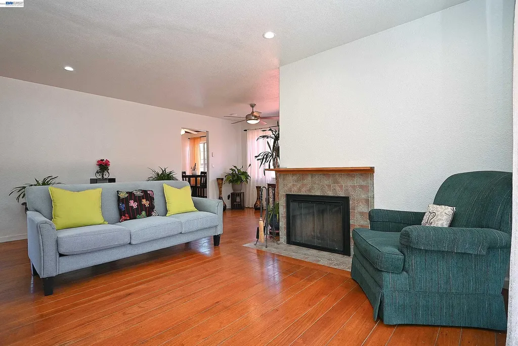 26454 Taft Street Hayward CA 94544