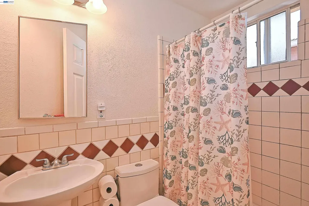 26454 Taft Street Hayward CA 94544