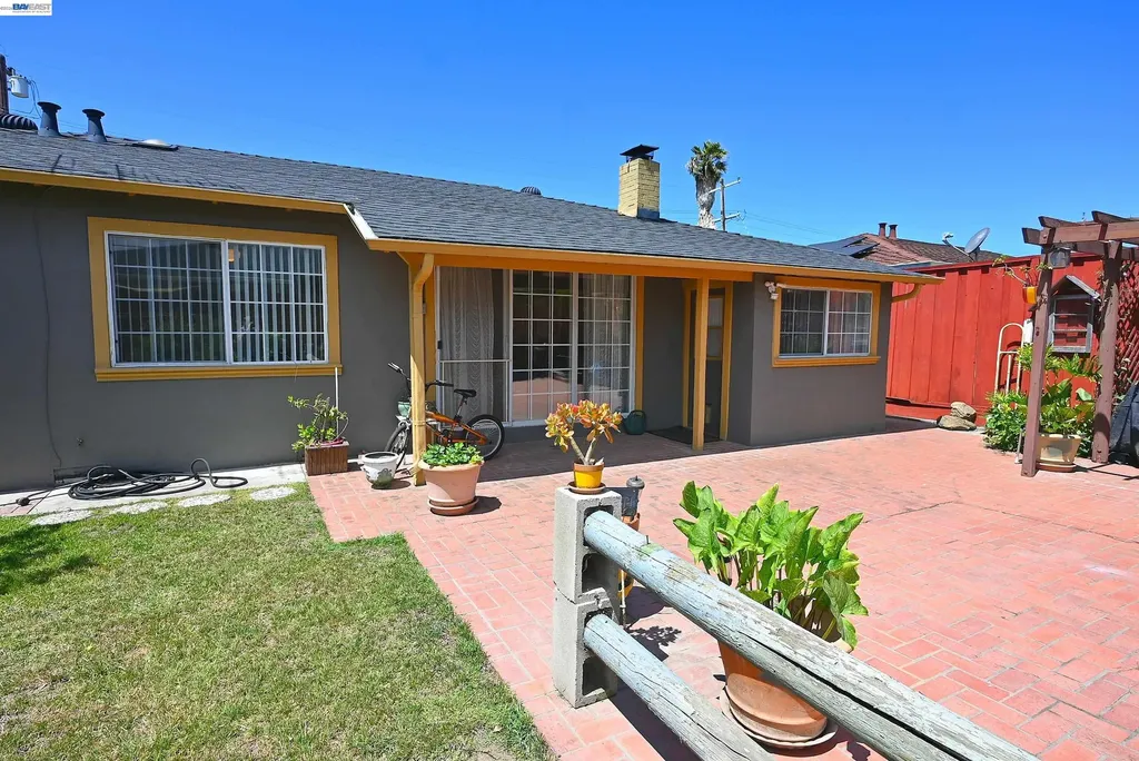 26454 Taft Street Hayward CA 94544