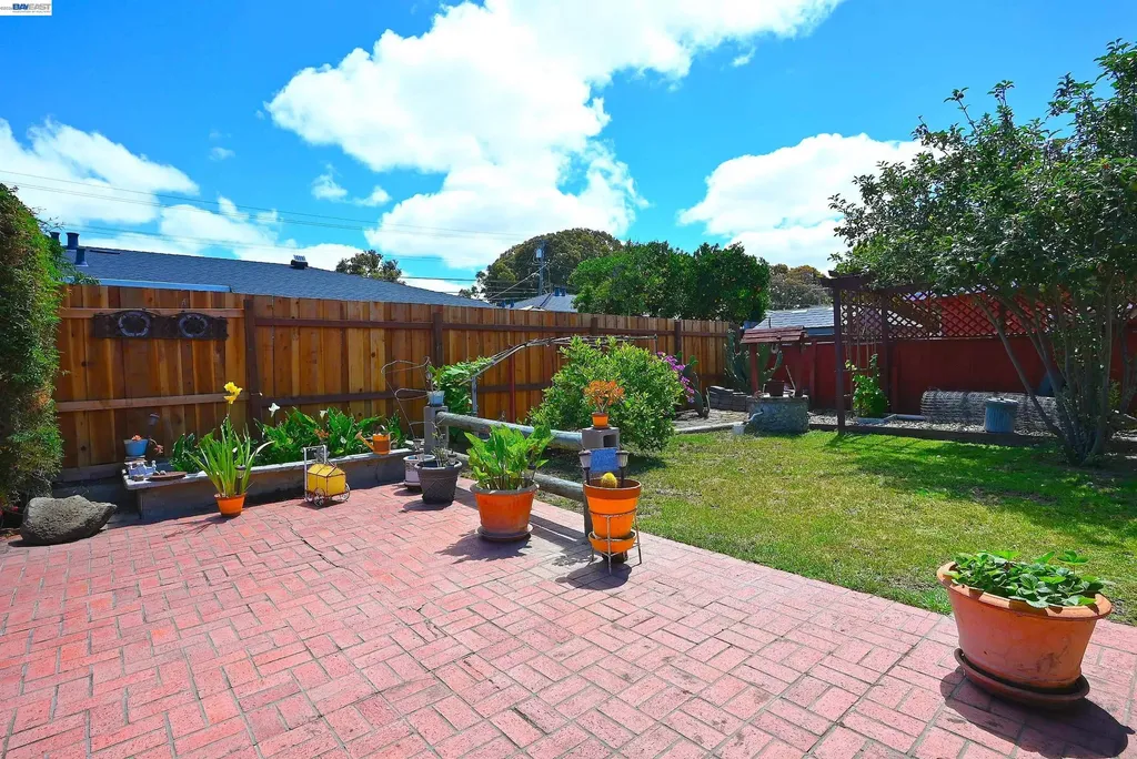 26454 Taft Street Hayward CA 94544
