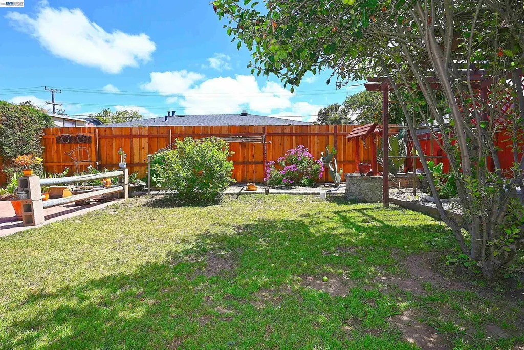 26454 Taft Street Hayward CA 94544