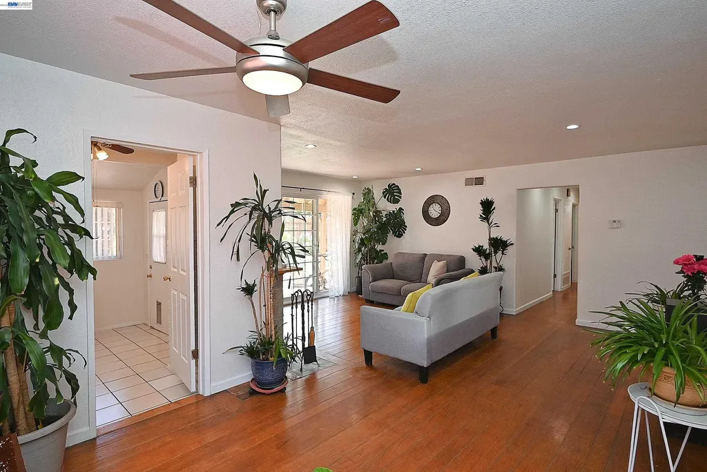 26454 Taft Street Hayward CA 94544