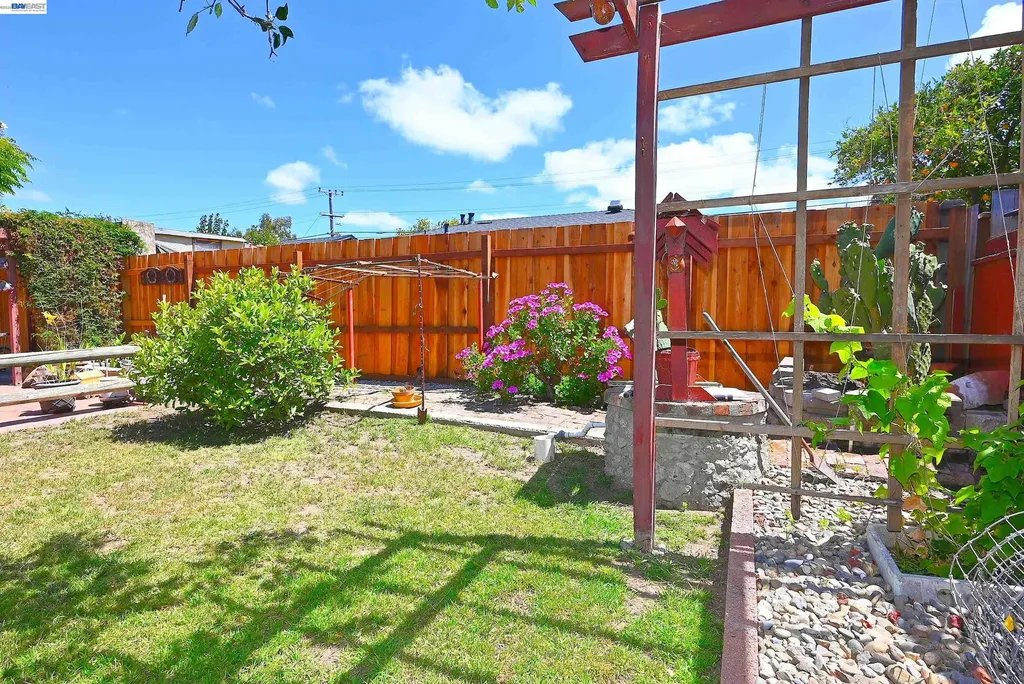 26454 Taft Street Hayward CA 94544