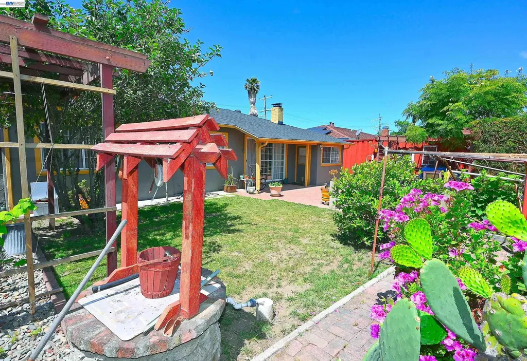 26454 Taft Street Hayward CA 94544