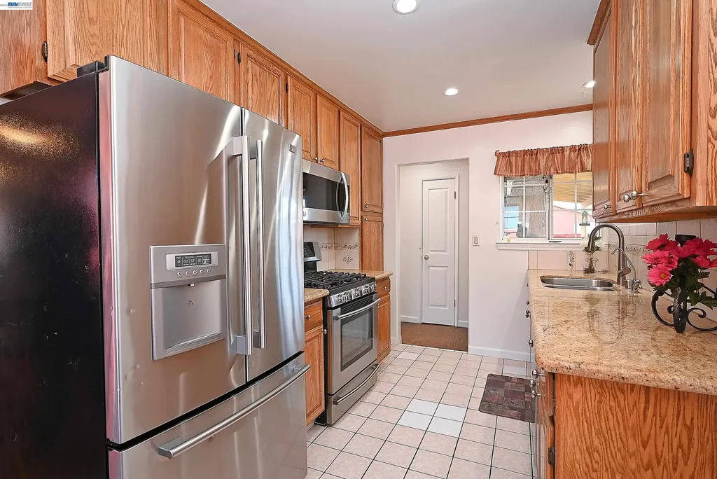 26454 Taft Street Hayward CA 94544