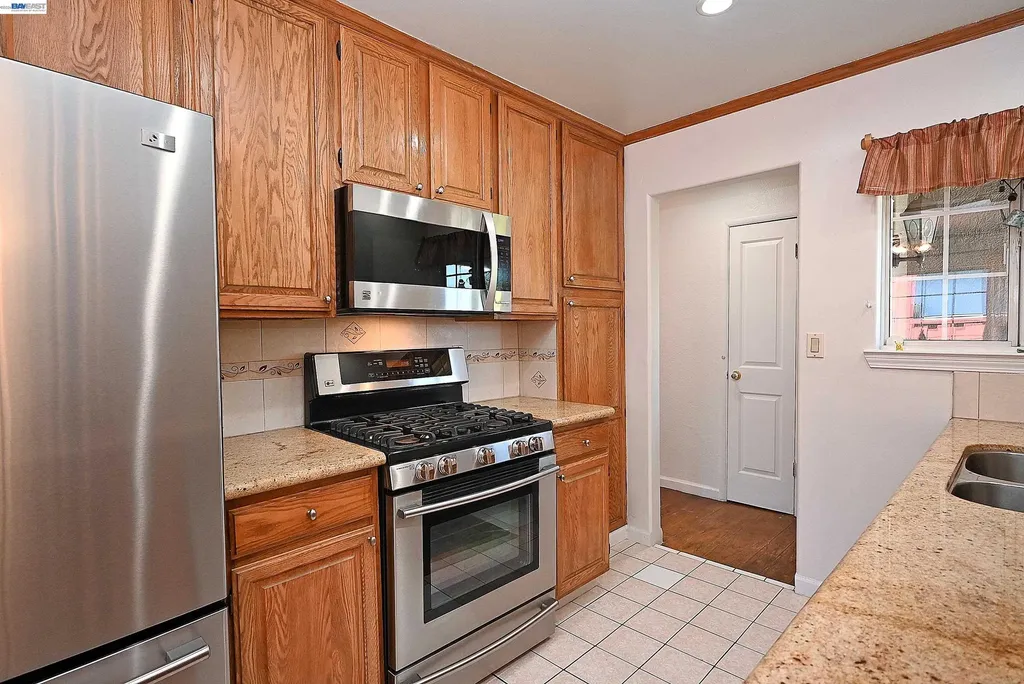 26454 Taft Street Hayward CA 94544