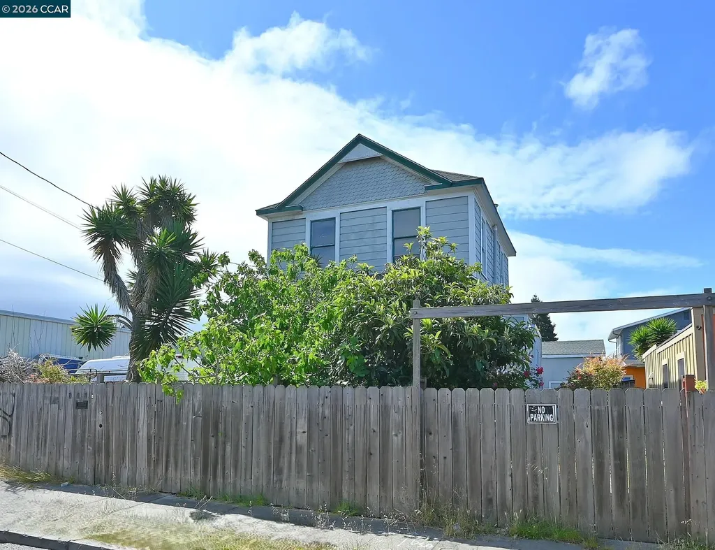979 Grace Avenue Oakland CA 94608
