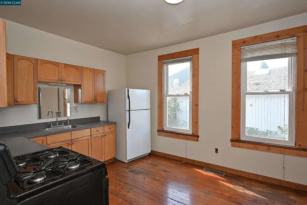 979 Grace Avenue Oakland CA 94608
