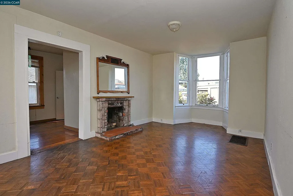 979 Grace Avenue Oakland CA 94608