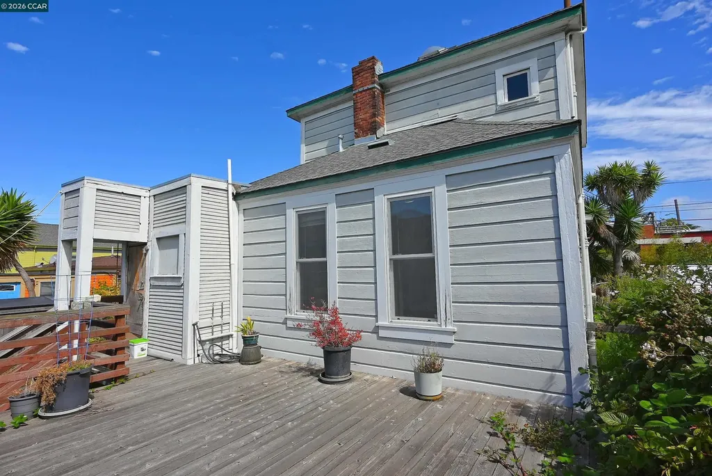 979 Grace Avenue Oakland CA 94608