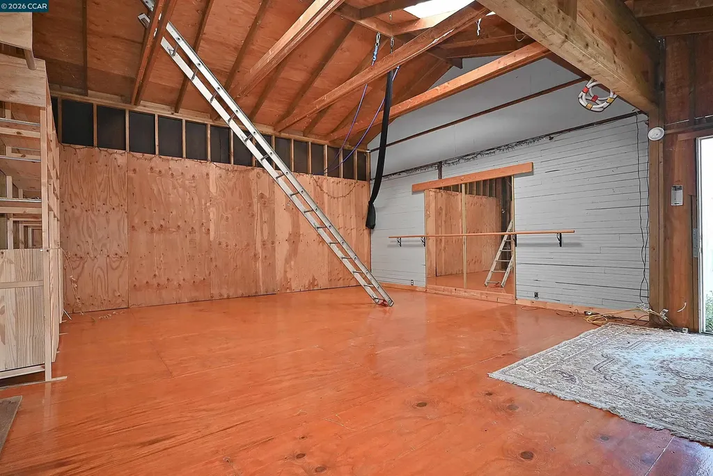 979 Grace Avenue Oakland CA 94608